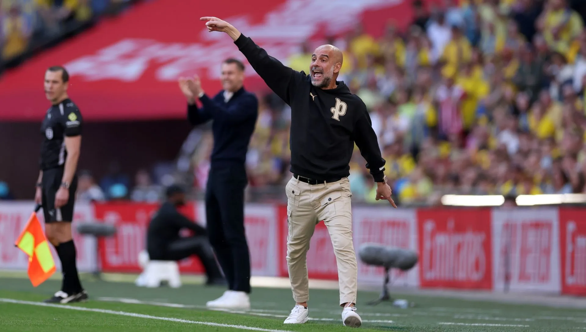 Guardiola, técnico do Manchester City, reage durante partida da Emirates FA Cup. Foto: Justin Setterfield/Getty Images