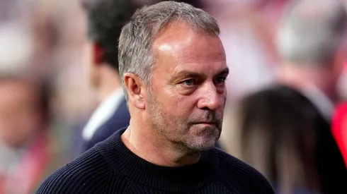 Hansi Flick quer conversar com o elenco. Foto: Aitor Alcalde/Getty Images