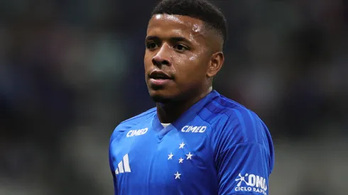 Keny Arroyo em campo pelo Cruzeiro. Foto: Gilson Lobo/AGIF