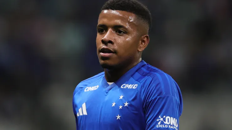 Keny Arroyo em campo pelo Cruzeiro. Foto: Gilson Lobo/AGIF