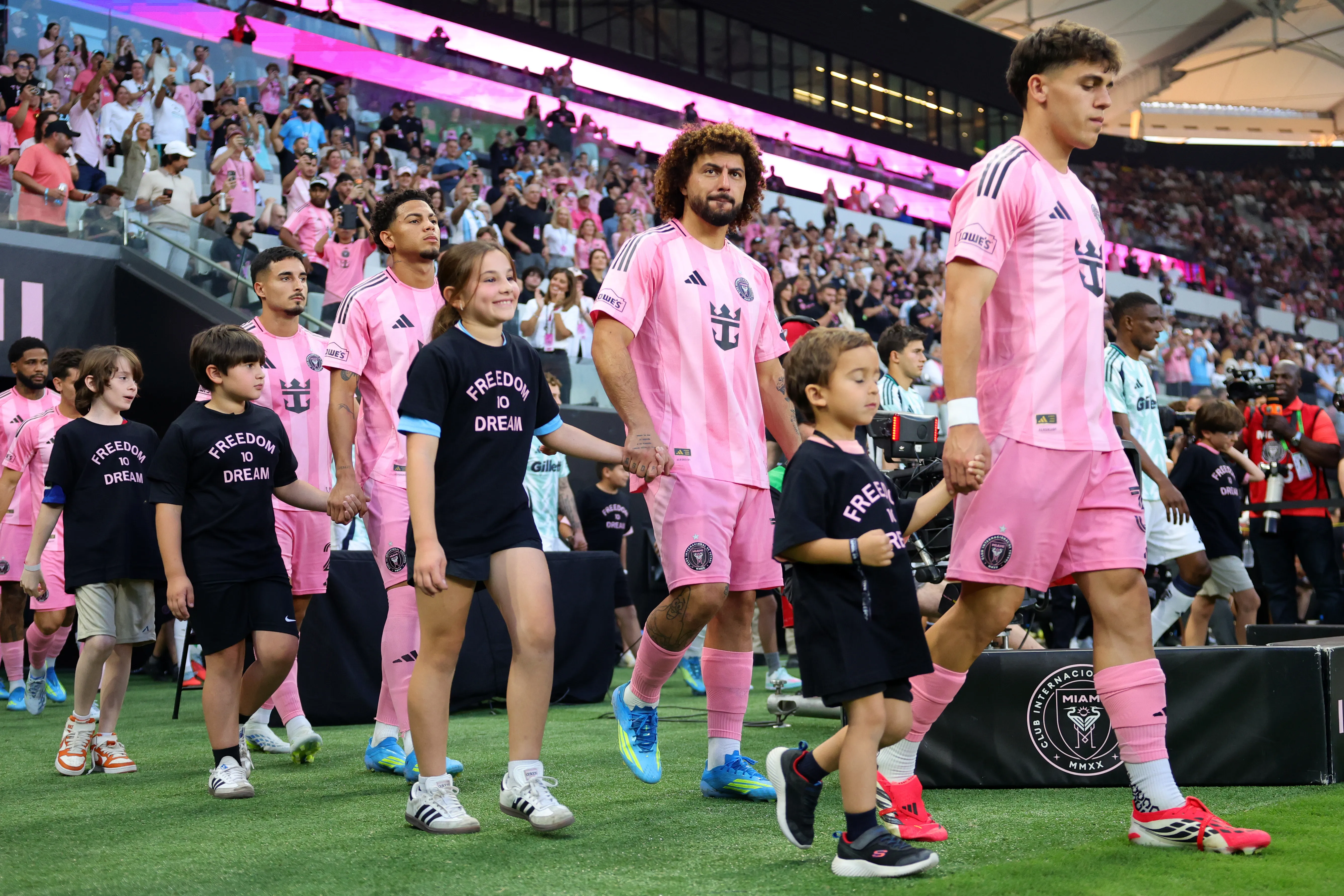 Jogadores do Inter Miami entrando em campo. (Foto: Megan Briggs/Getty Images)