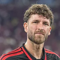 Napoli observa Léo Pereira