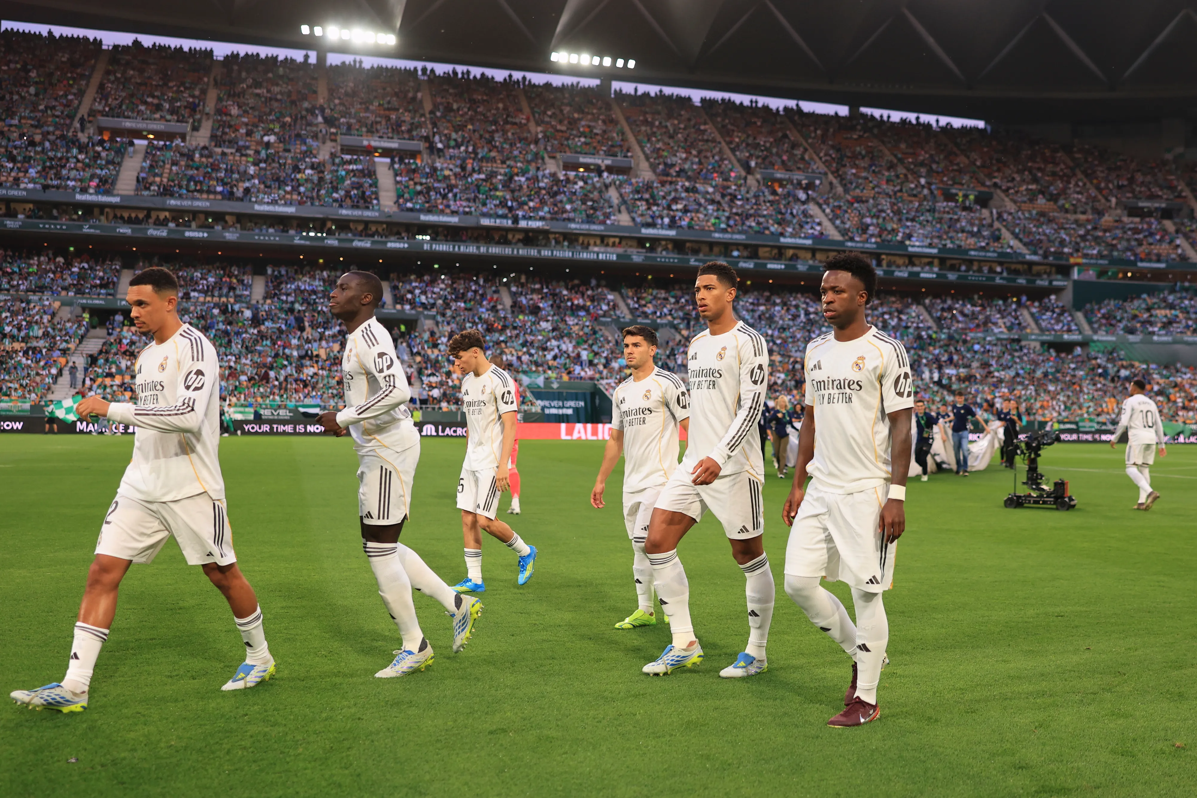 Jogadores do Real Madrid antes do duelo contra o Betis. Foto: Fran Santiago/Getty Images