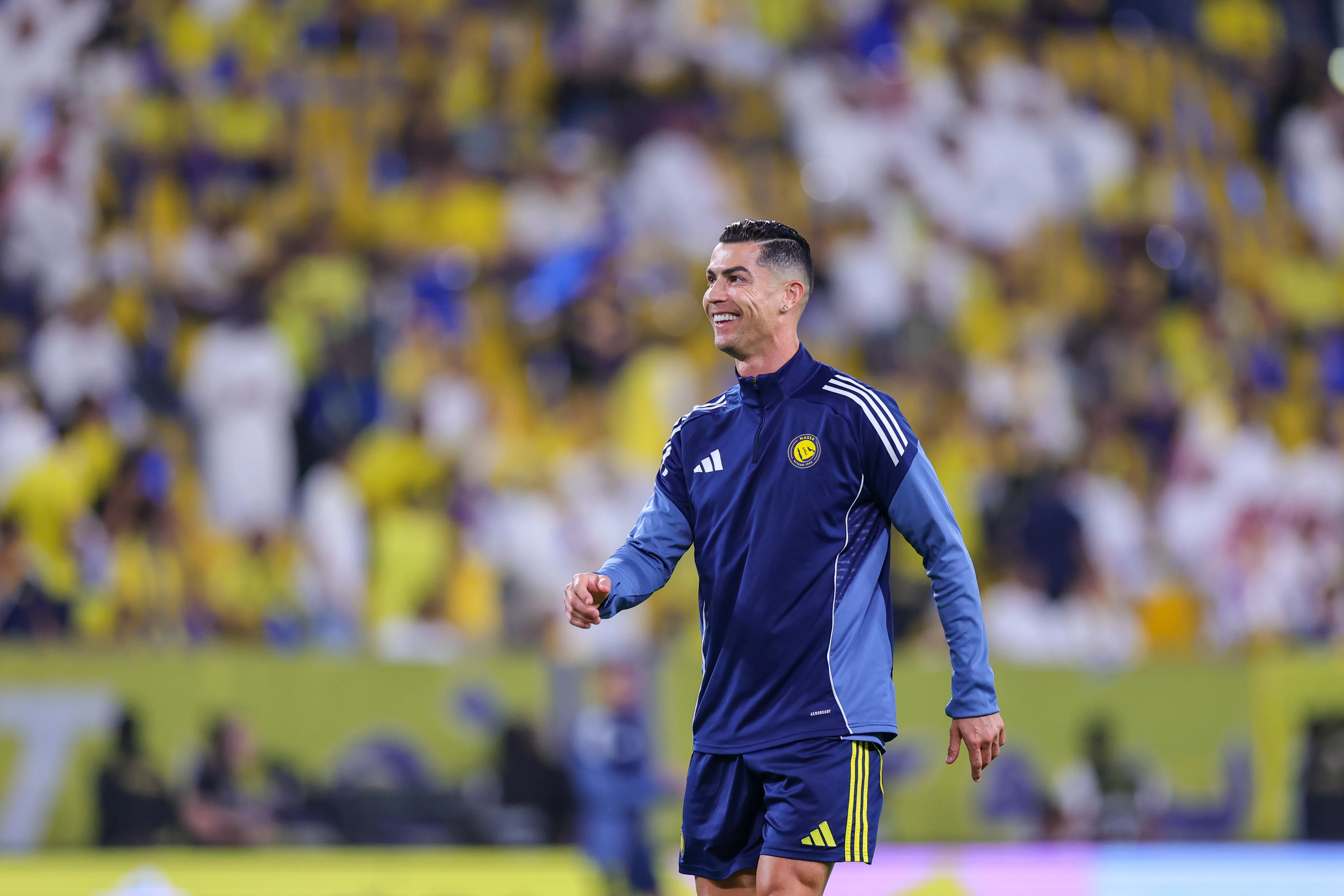 Cristiano Ronaldo durante aquecimento pelo Al-Nassr.  (Photo by Abdullah Ahmed/Getty Images)