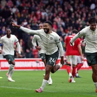 Chelsea x Forest tem luta por classificação e contra degola