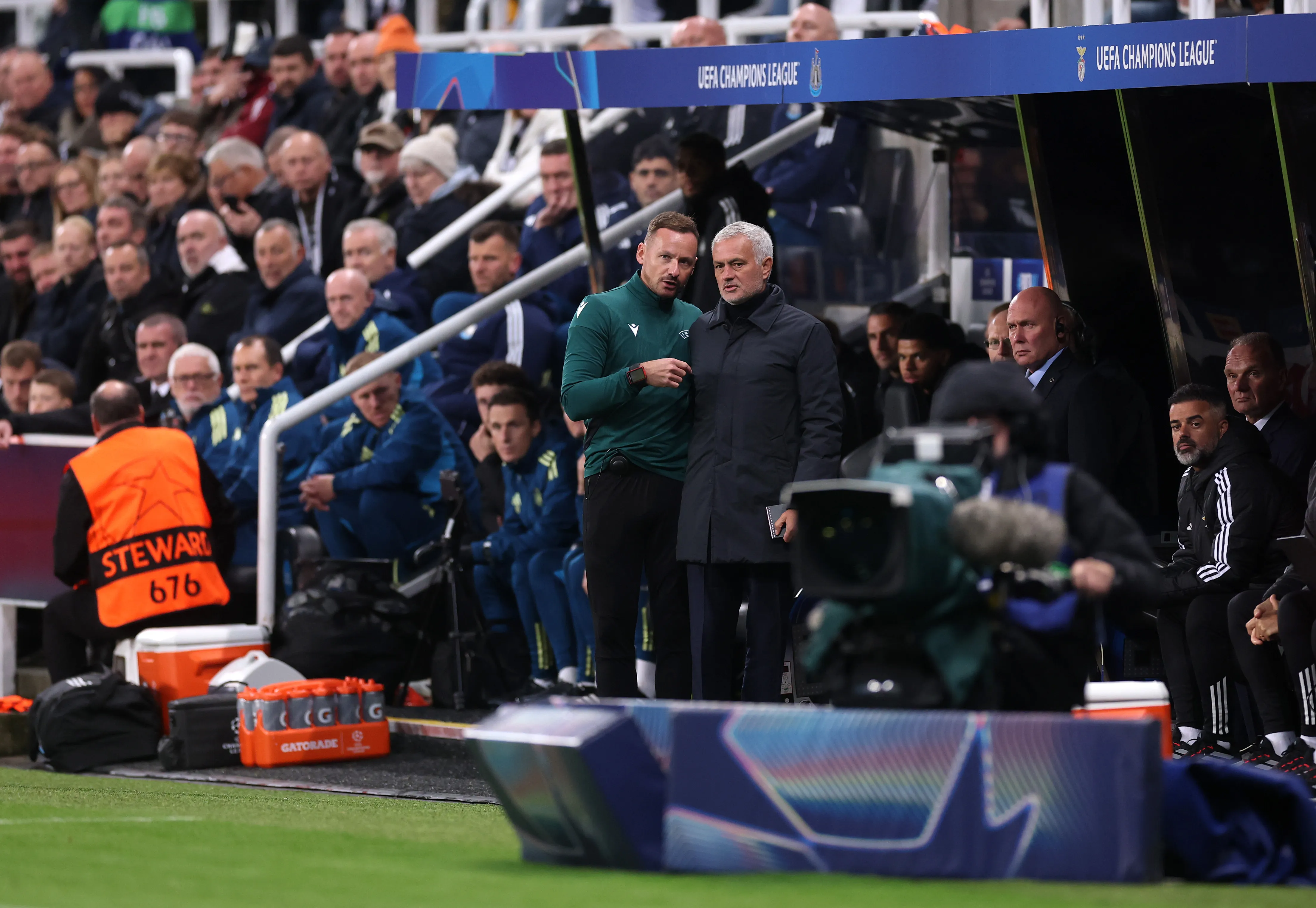 Mourinho pode estar prestes a voltar ao Real Madrid. Foto: Carl Recine/Getty Images