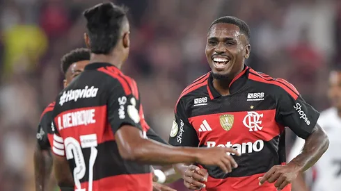 Flamengo aguarda ofertas para negociar Evertton Araújo. Foto: Thiago Ribeiro/AGIF