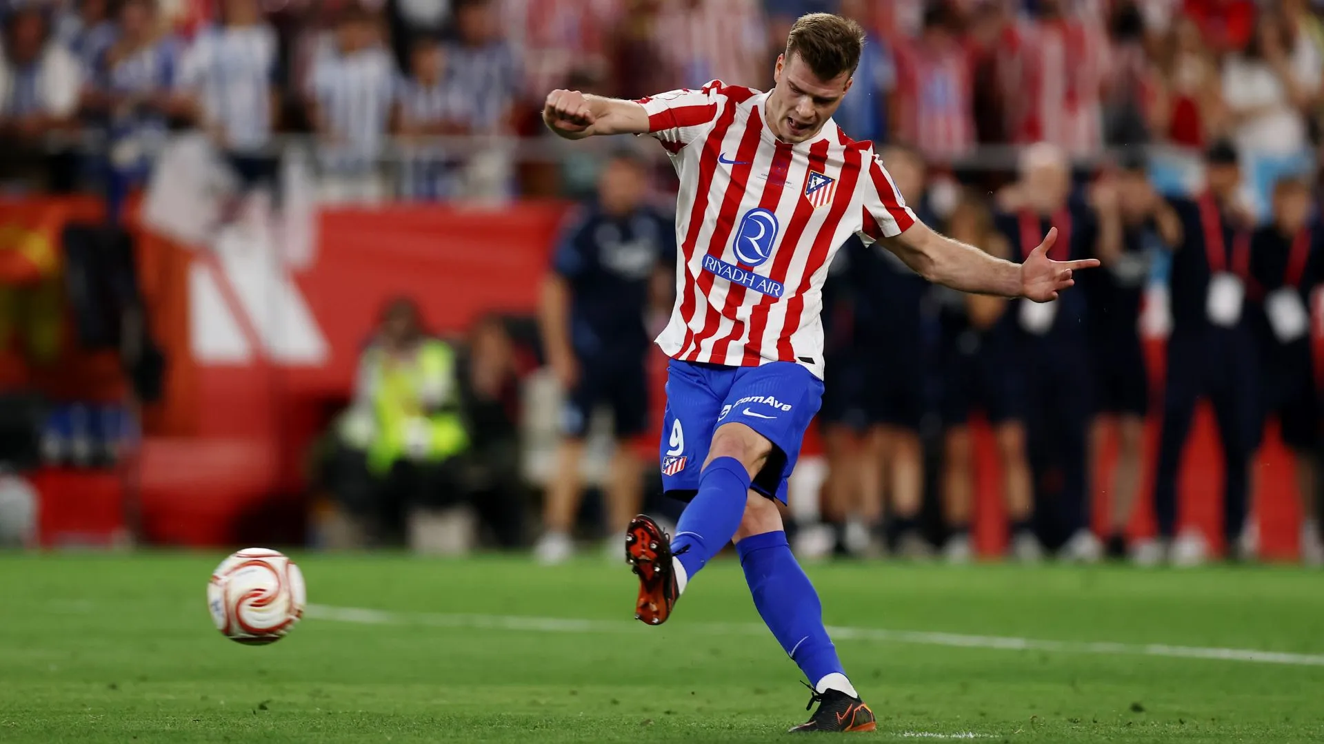 Alexander Sørloth, alvo da Juventus, em jogo do Atlético de Madrid