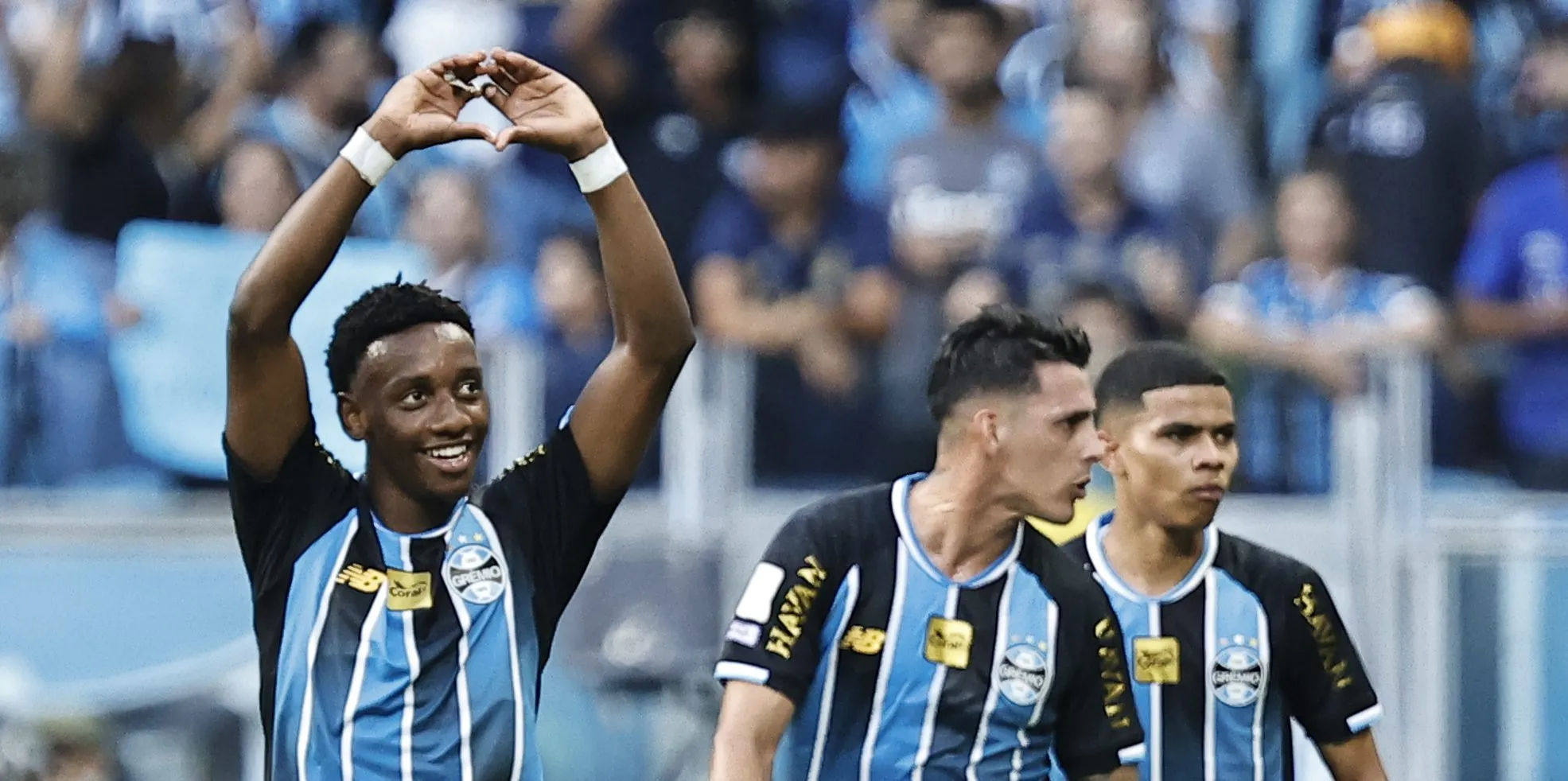 Gabriel Mec comemora gol pelo Grêmio – Foto: Roberto Vinicius/AGIF