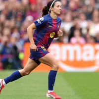 Aitana Bonmatí retorna ao Barcelona após lesão