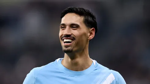 Reijnders correndo em partida do City (Photo by George Wood/Getty Images)