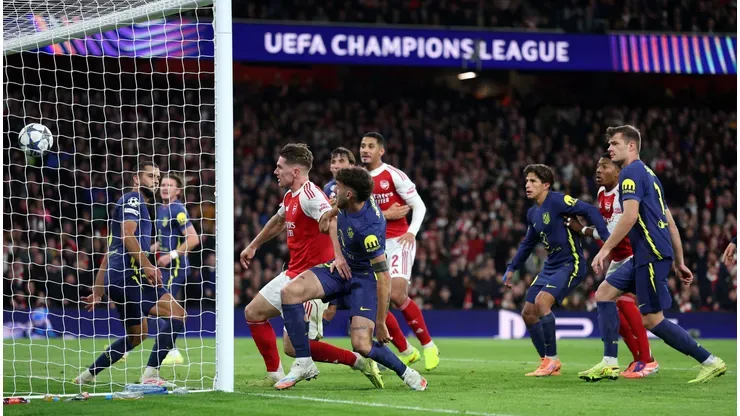 Atlético de Madrid e Arsenal se enfrentam por vaga na final (Foto: Alex Pantling/Getty Images)