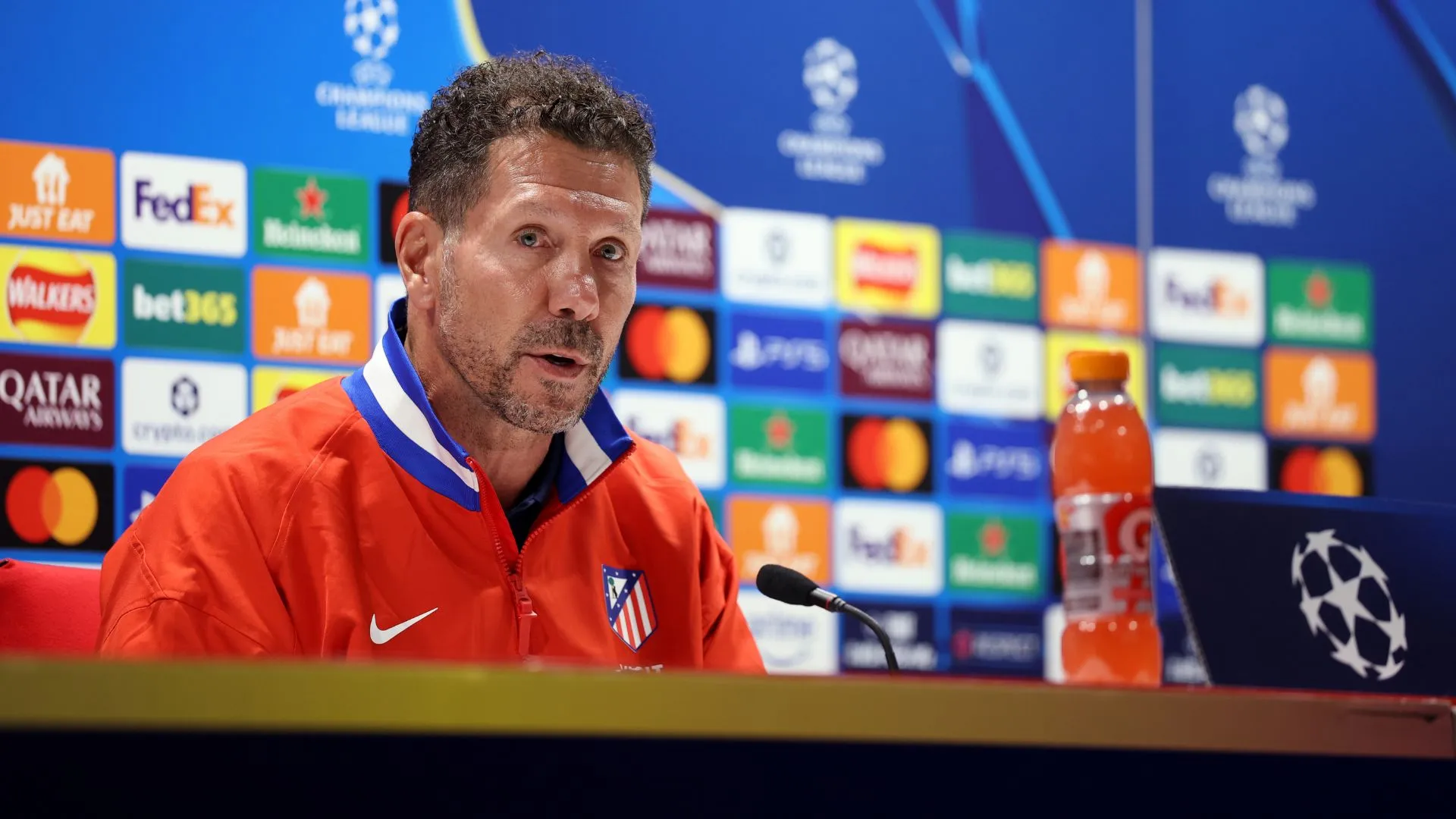 Diego Simeone é o técnico do Atlético de Madrid (foto: Harry Murphy/Getty Images)