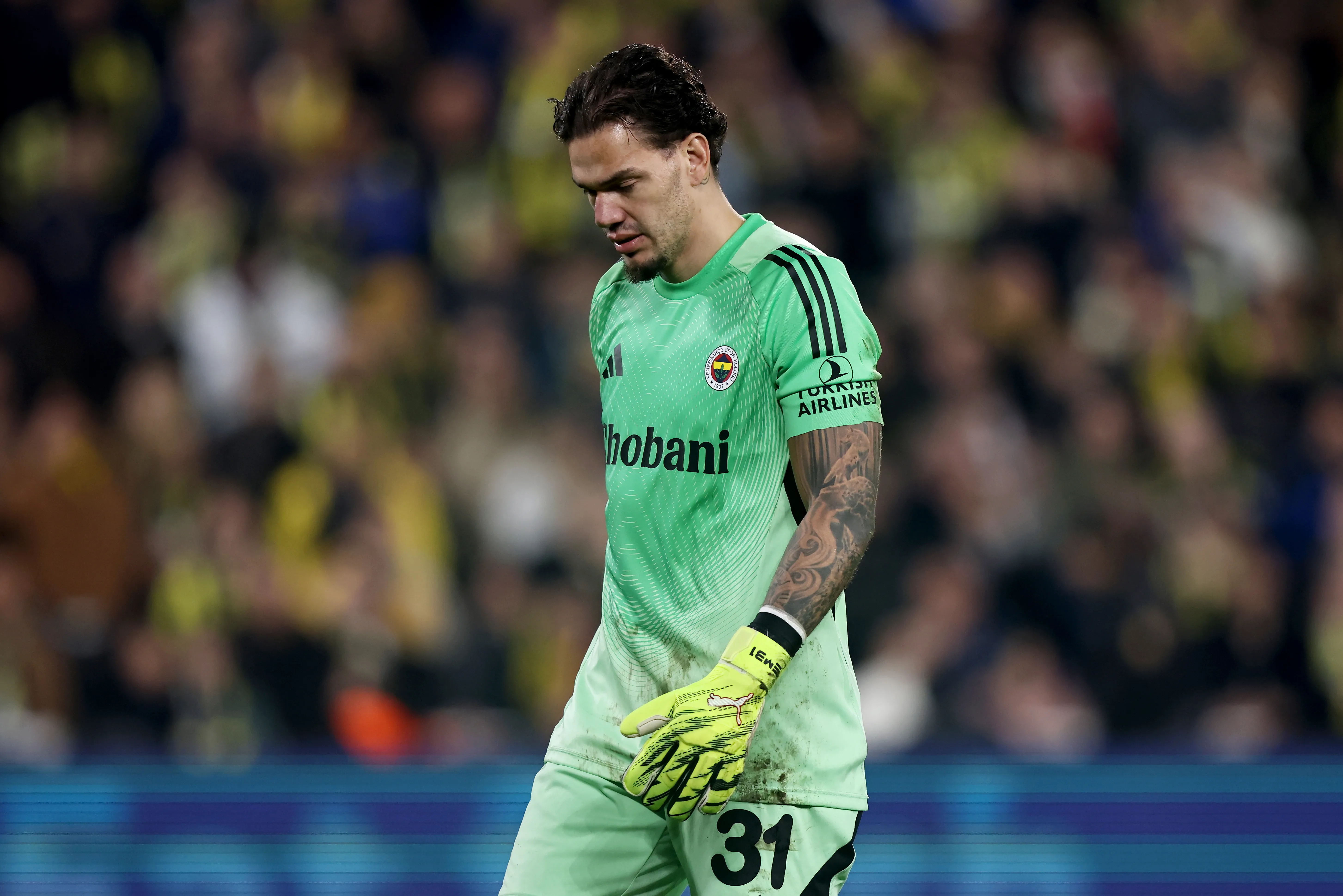 Ederson em ação pelo Fenerbahçe (Foto: Burak Kara/Getty Images)