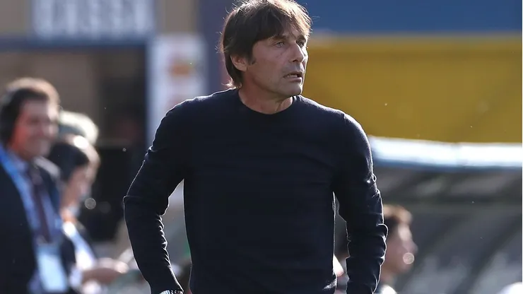 Conte, treinador da Napoli. (Photo by Marco Luzzani/Getty Images)