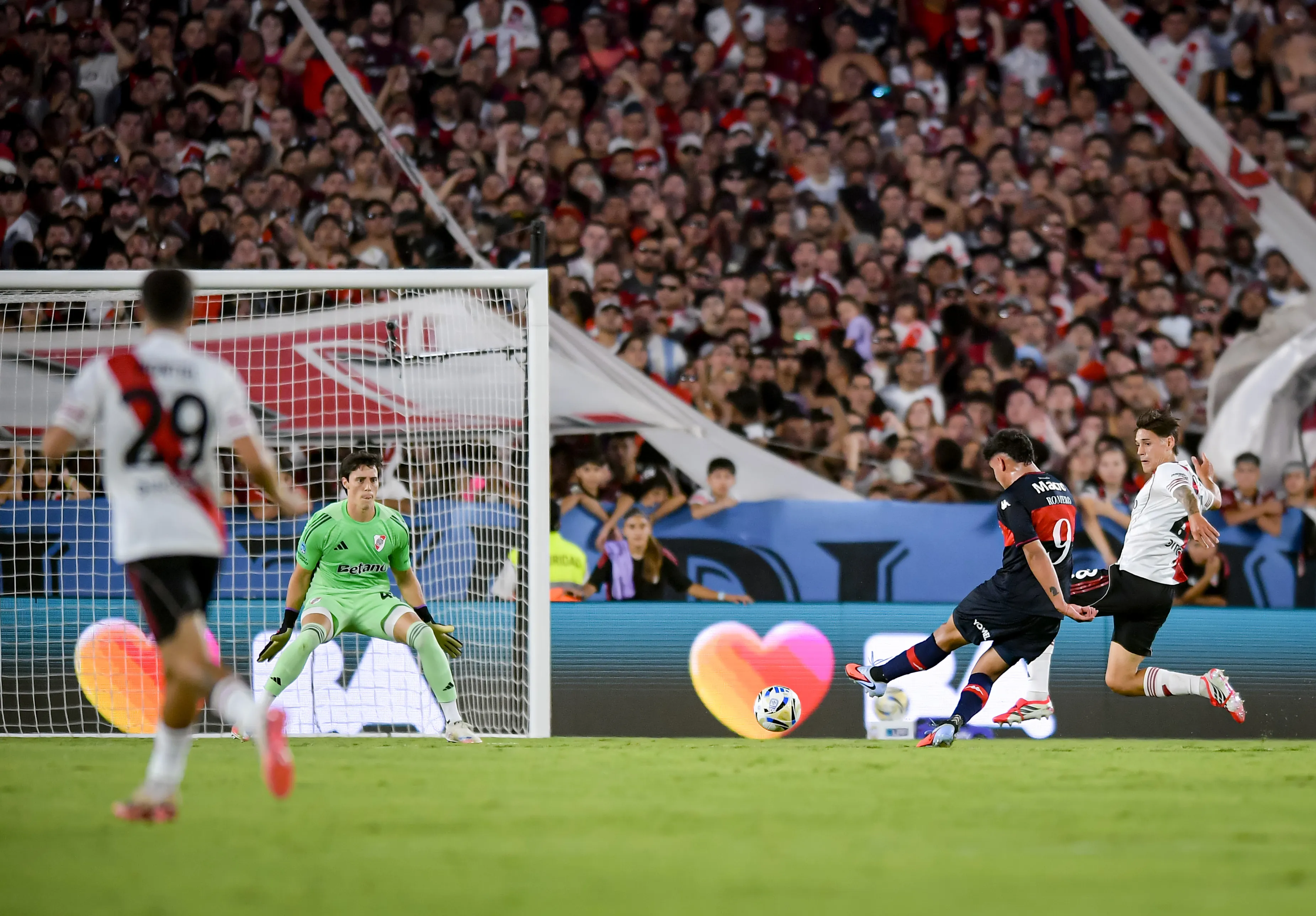 David Romero em jogo contra o River Plate (Photo by Marcelo Endelli/Getty Images)