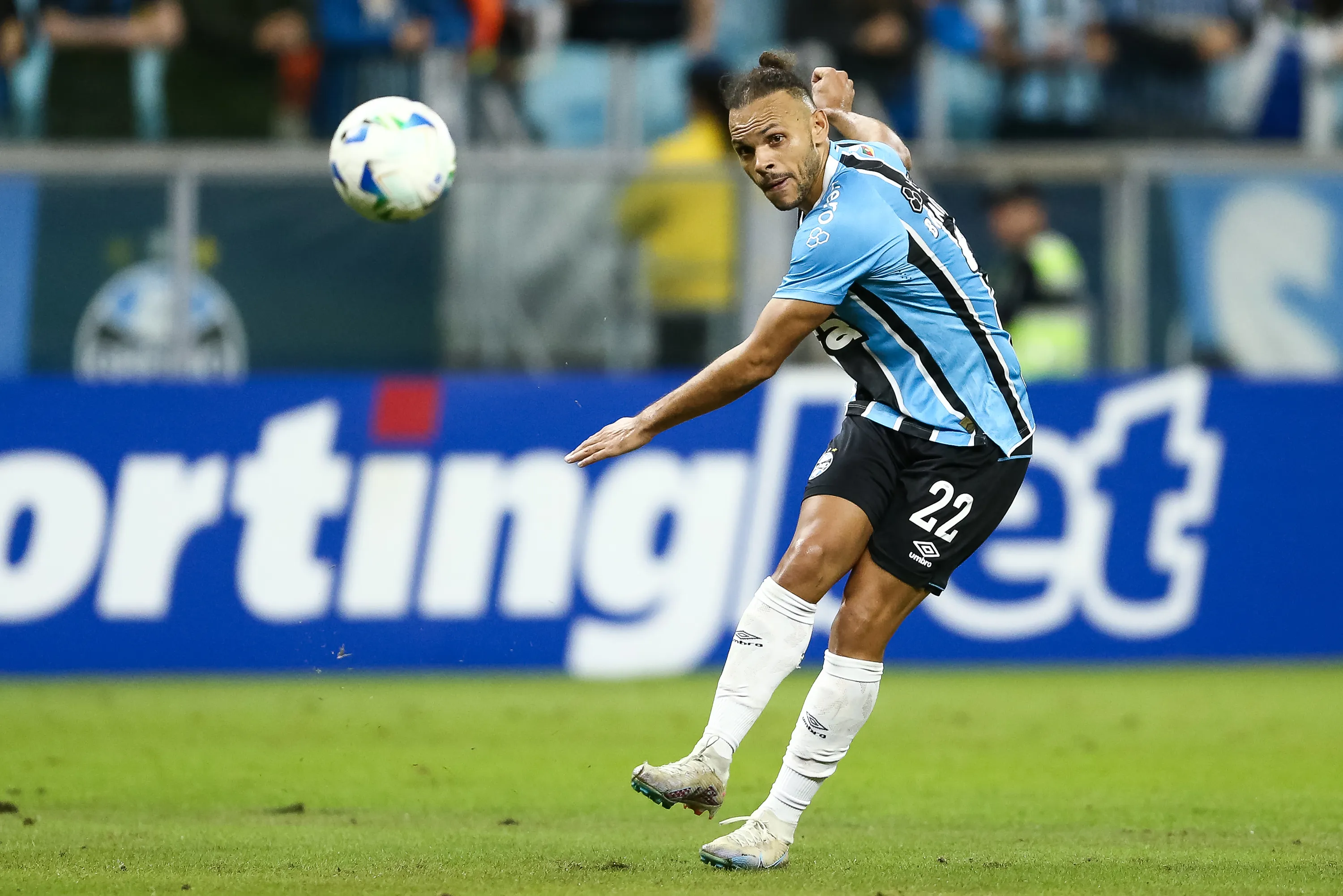 Martin Branthwaite, atacante do Grêmio. (Photo by Pedro H. Tesch/Getty Images)