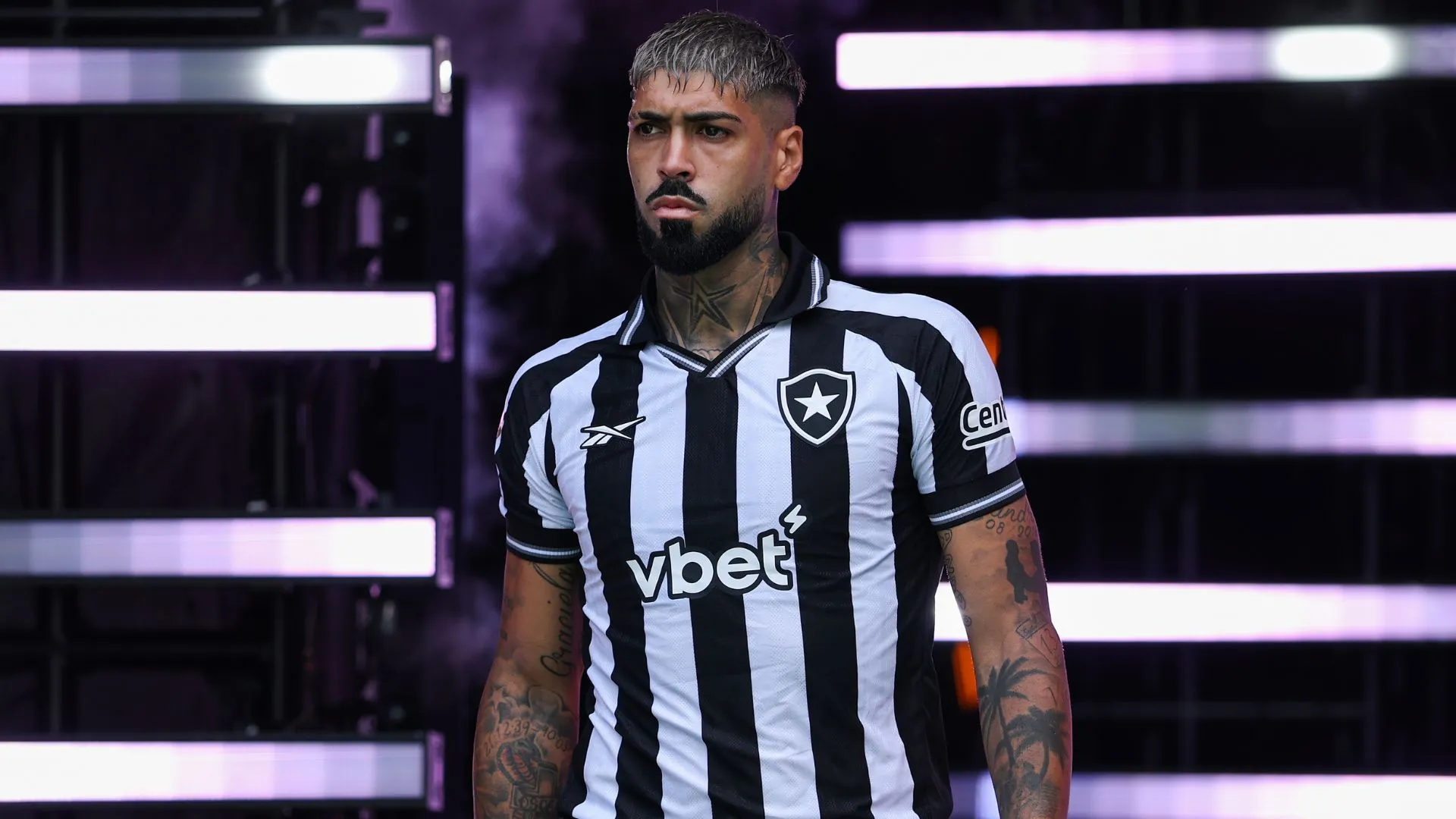 Alexander Barboza está na provável escalação do Botafogo contra o Racing (foto: Francois Nel/Getty Images)