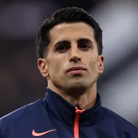 Barcelona quer contrato de duas temporadas com Cancelo