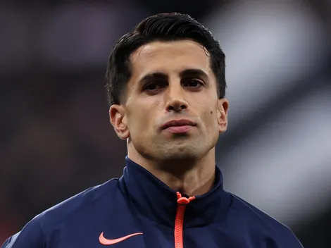 Barcelona quer contrato de duas temporadas com Cancelo