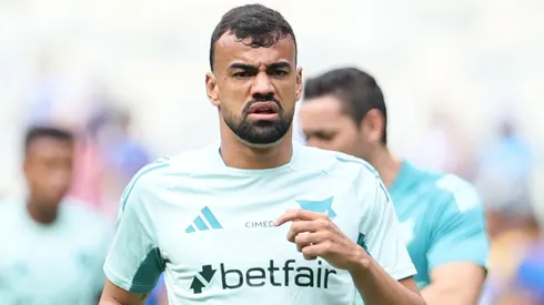 Fabrício Bruno antes de uma partida pelo Cruzeiro. Foto: Gilson Lobo/AGIF