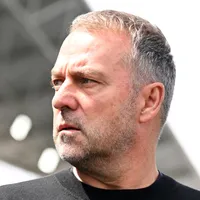 Flick aceita renovar, mas aguarda definição do tempo de contrato