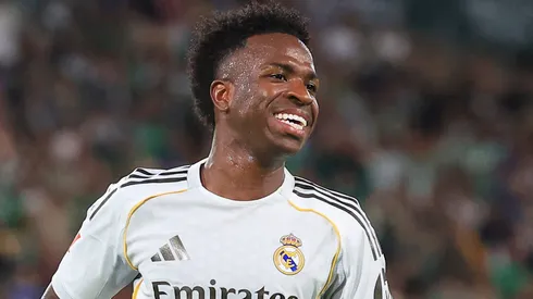 Vinicius Júnior em campo pelo Real Madrid (Foto: Fran Santiago/Getty Images)