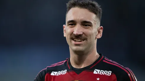 Léo Ortiz em campo com as cores do Flamengo. Foto: Jorge Rodrigues/AGIF