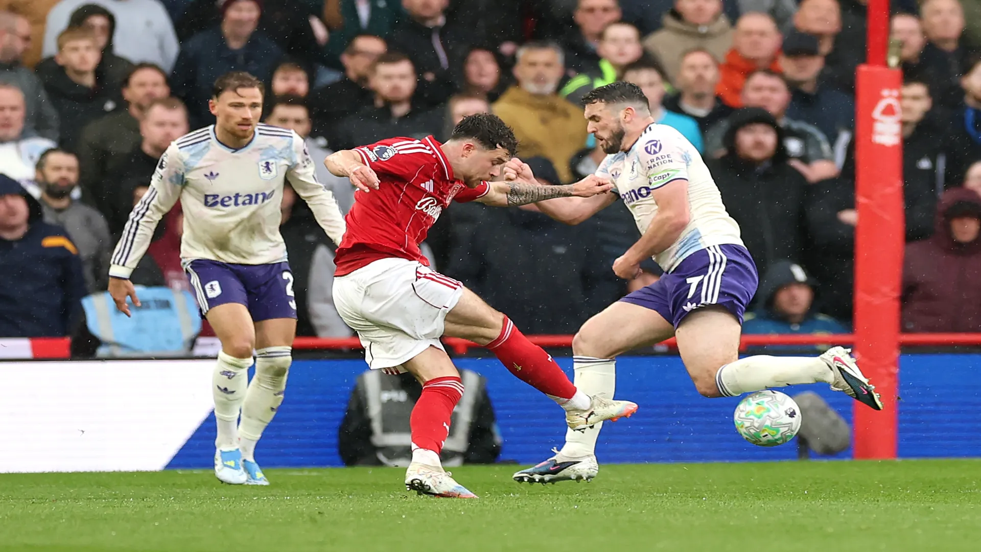 Aston Villa e Nottingham Forest pela semi da Europa League 2025/26 – Kate McShane/Getty Images