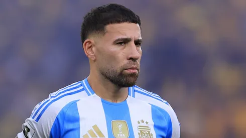 Nicolás Otamendi em partida. (Foto: Franklin Jacome/Getty Images)