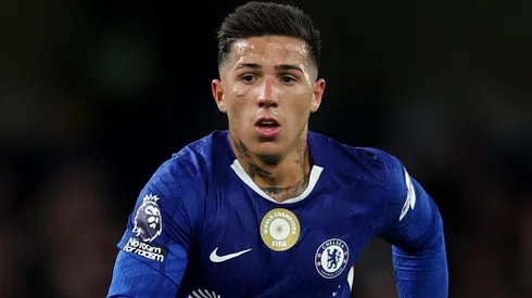 Enzo Fernández em ação com as cores do Chelsea. Foto: Justin Setterfield/Getty Images