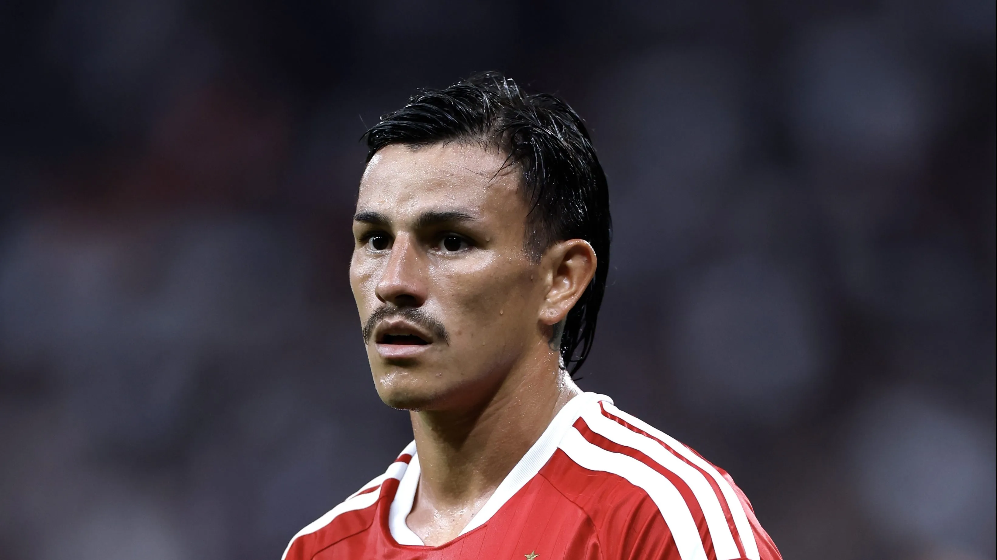 Bernabei está vestindo a camisa do Internacional