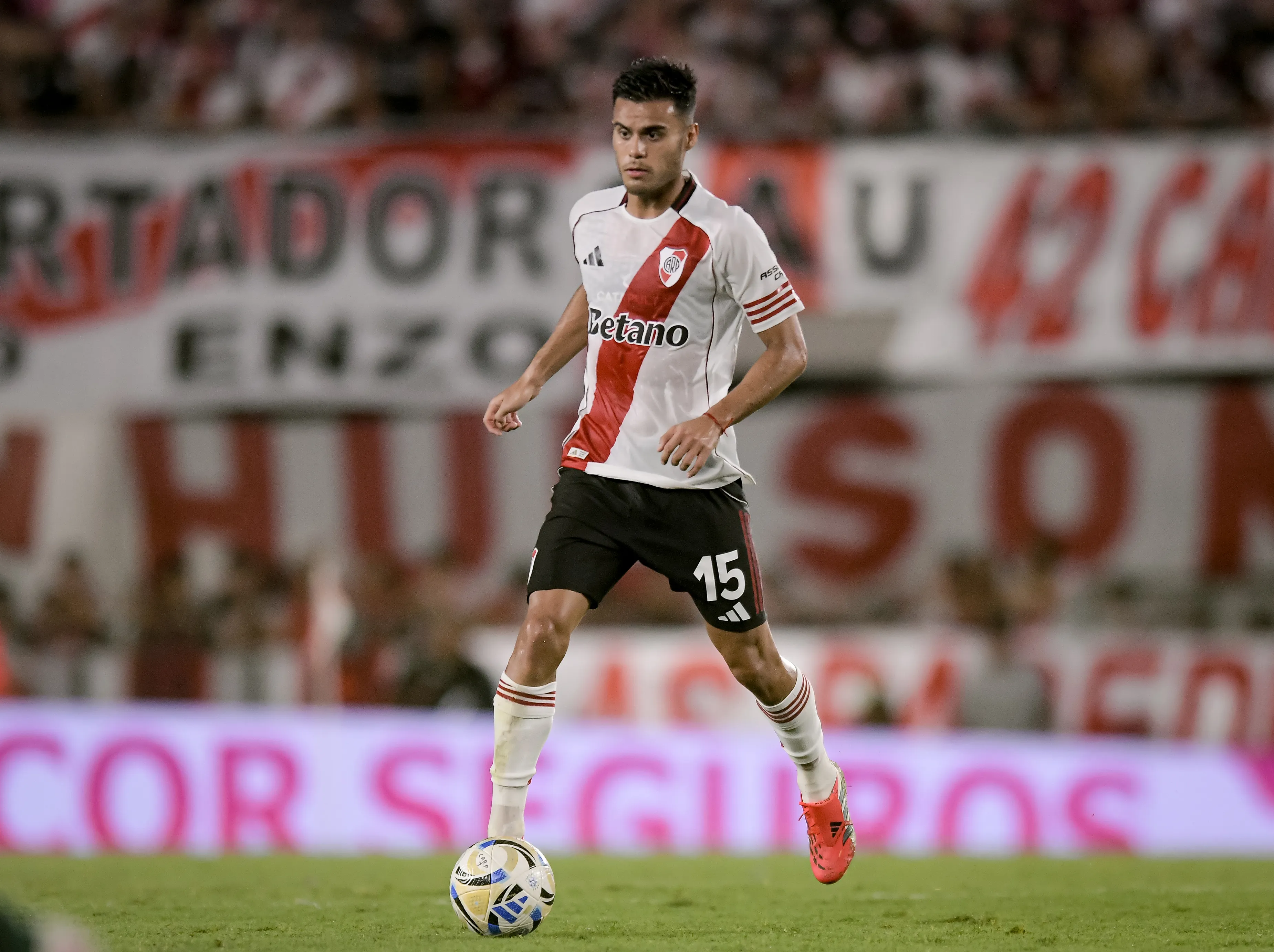 Fausto Vera é ausência no River Plate. (Photo by Marcelo Endelli/Getty Images)