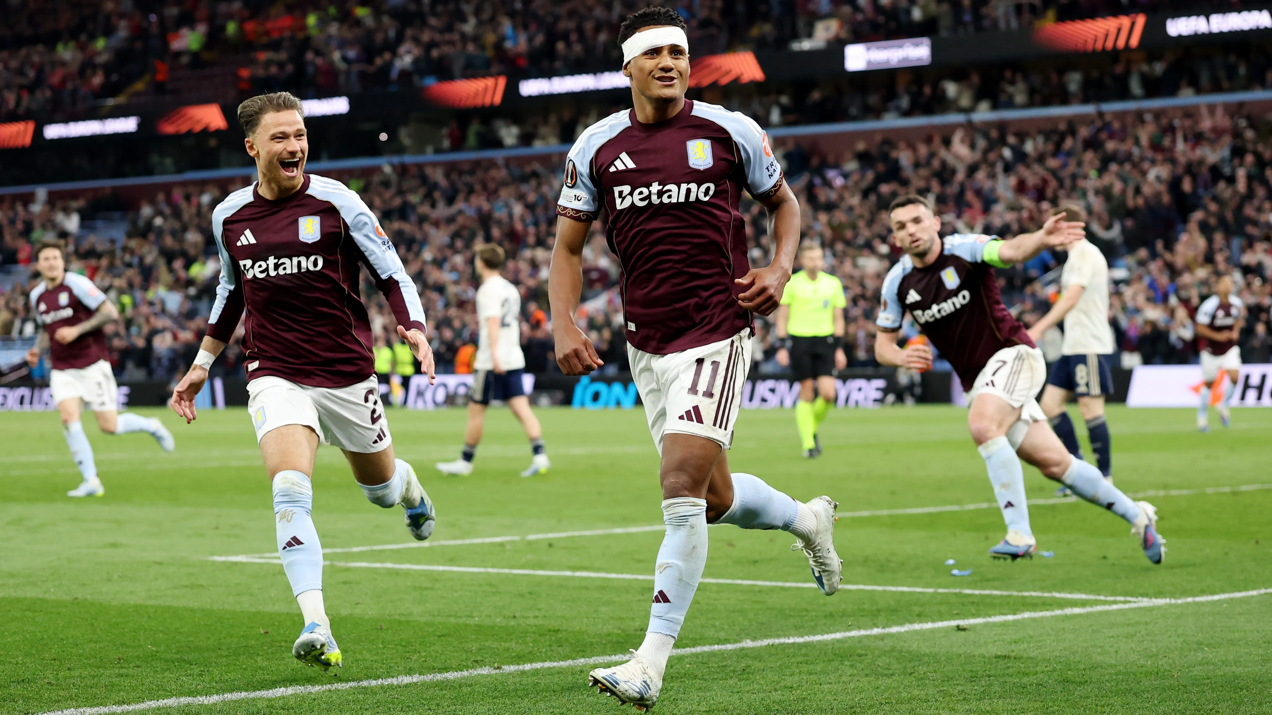 Ollie Watkins comemorando gol do Aston Villa. Foto: Michael Steele/Getty Images