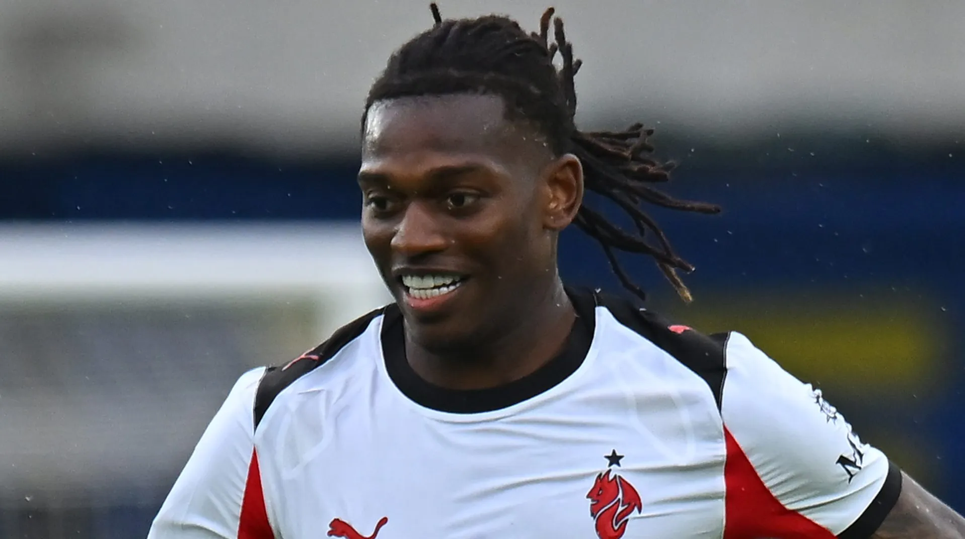 Rafael Leão é alvo do Manchester United