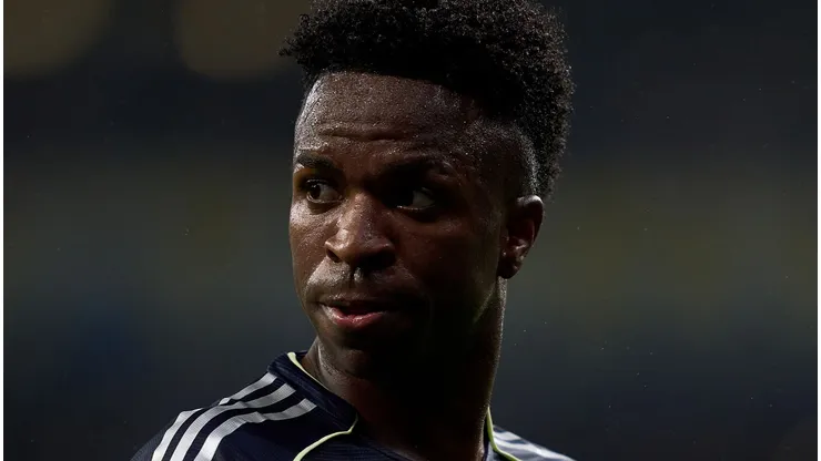 Vinicius Júnior durante partida do Real Madrid. Foto: Pedro Salado/Getty Images