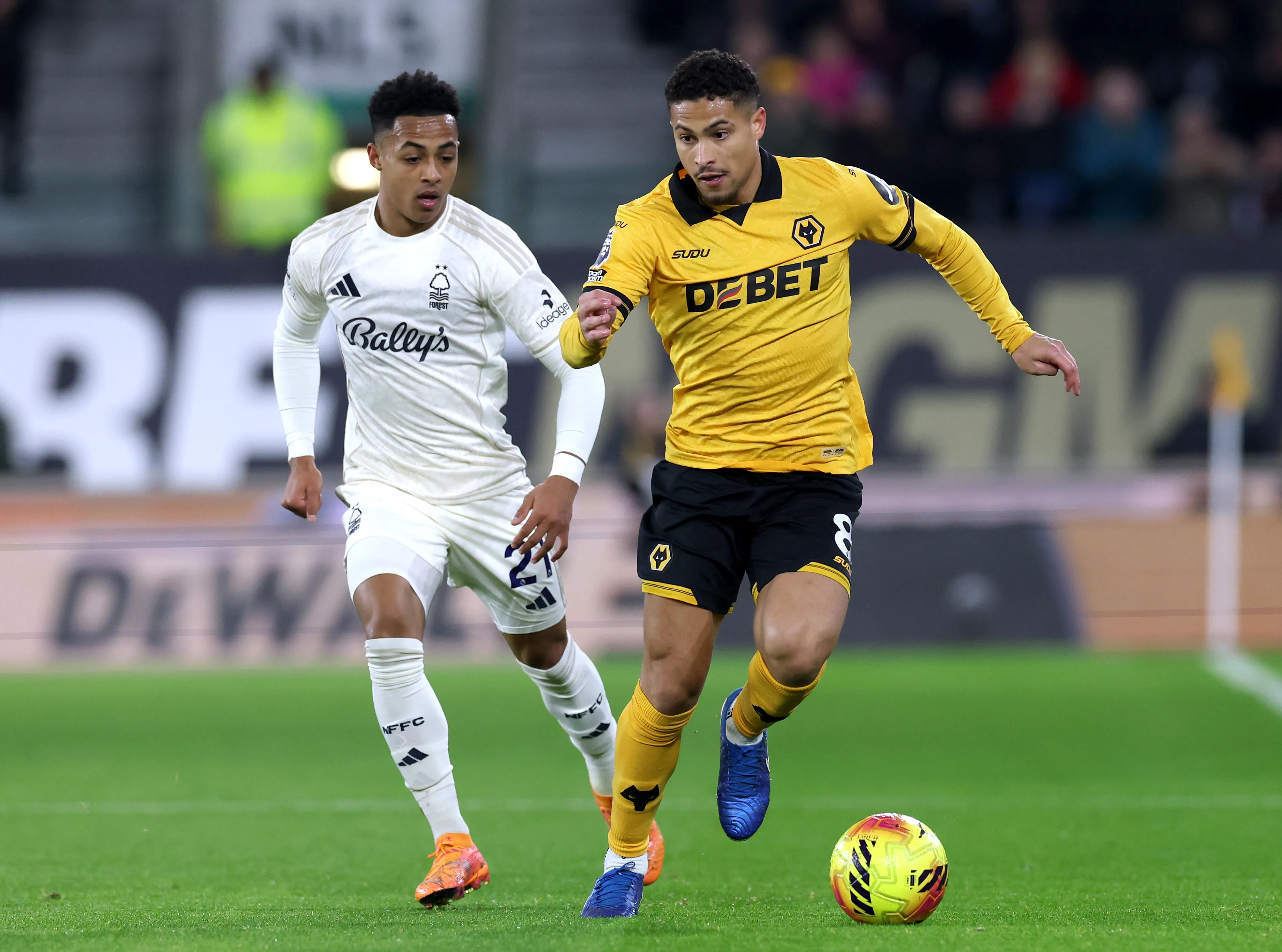 J. Gomes em jogo do Wolves. Foto: David Rogers/Getty Images