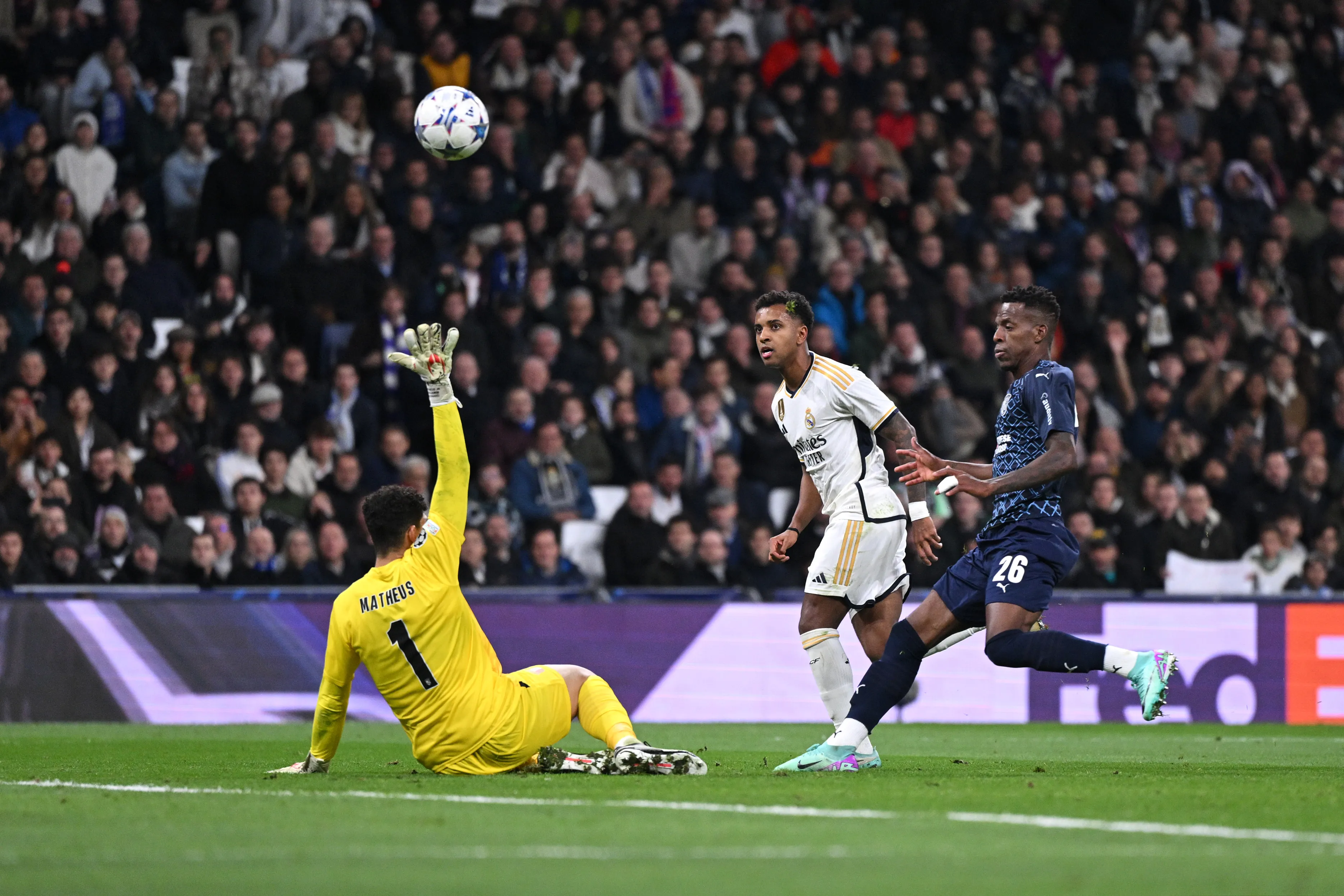 Matheus Magalhães em jogo contra o Real Madrid. Foto: David Ramos/Getty Images