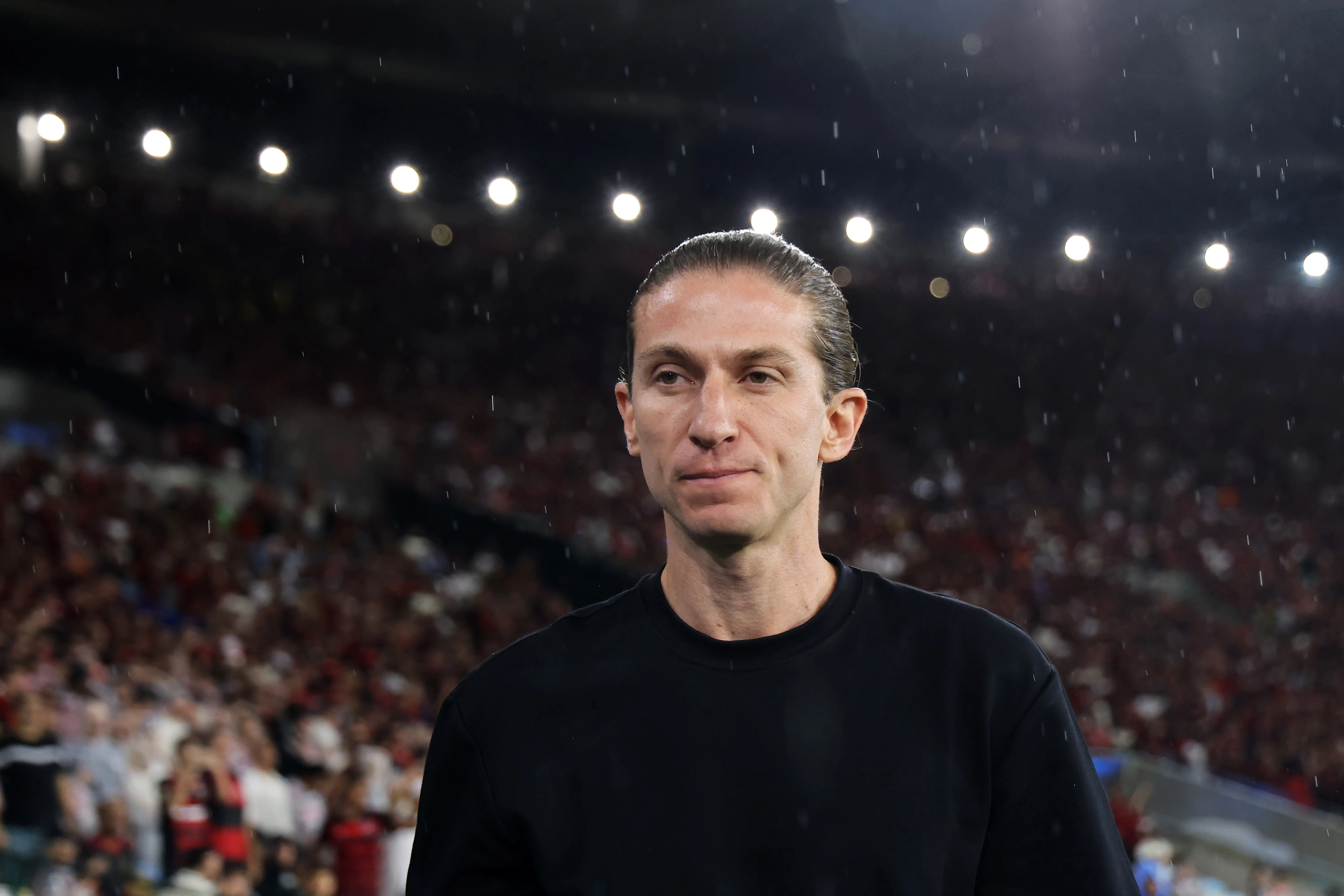 Filipe Luis é alvo de mercado alternativos da Europa. Foto: Wagner Meier/Getty Images