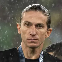 Chelsea se afasta de Filipe Luís