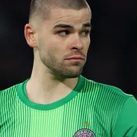 Liverpool pode investir em Lucas Chevalier, do PSG