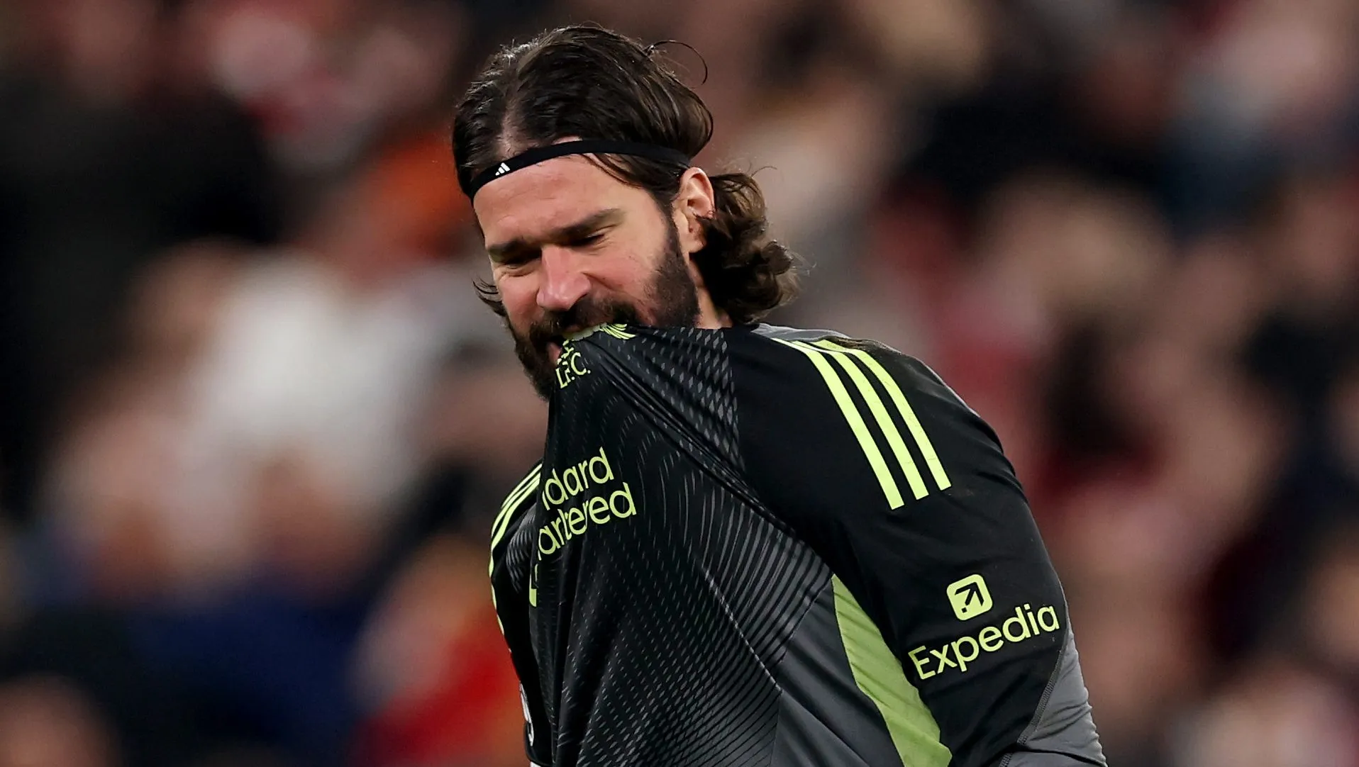 Alisson em jogo do Liverpool. Foto: Carl Recine/Getty Images