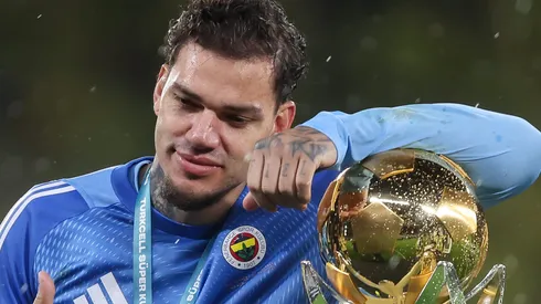 Em baixa no Fenerbahçe, Ederson entra na mira do Al-Hilal e de clube brasileiro. (Foto: Ahmad Mora/Getty Images)