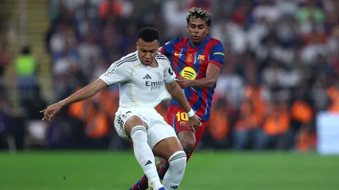 Yamal enfrentando Mbappé. (Foto: Yasser Bakhsh/Getty Images)