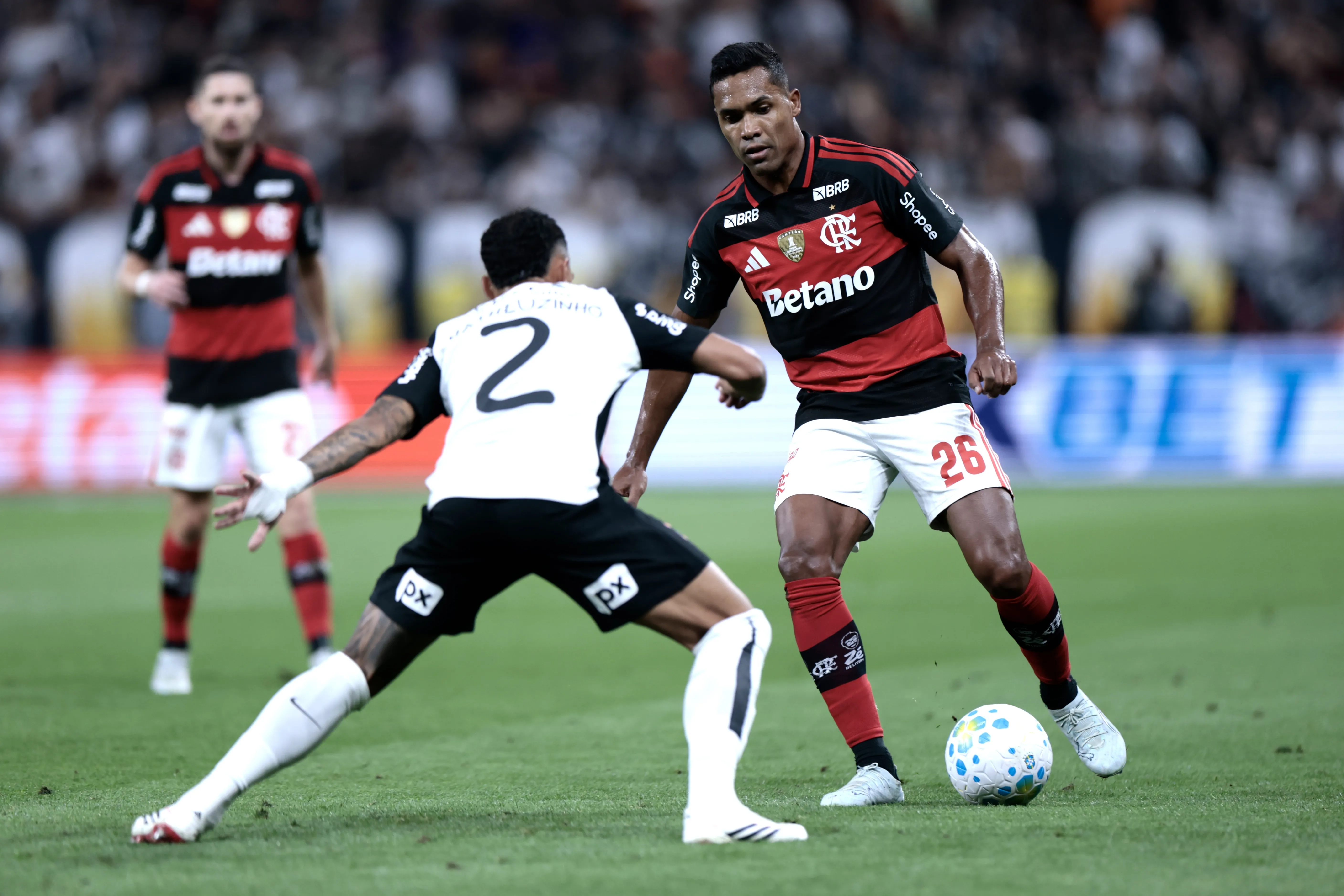 Matheuzinho também está na mira do Arsenal. Foto: Marcello Zambrana/AGIF