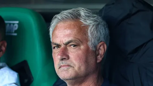 José Mourinho no banco do Benfica. Foto: IMAGO / Atlantico Press