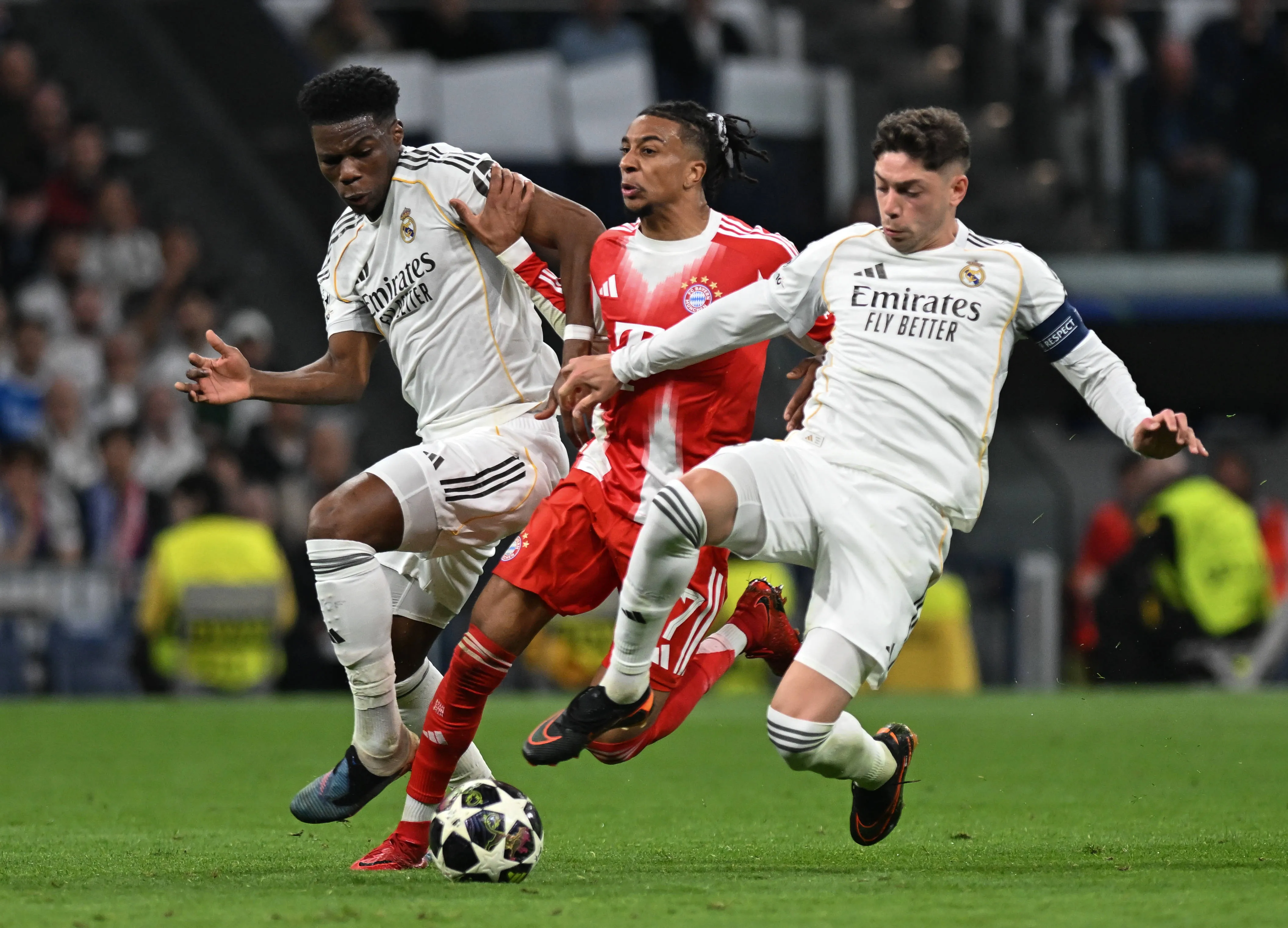 Valverde e Tchouaméni pelo Real Madri. Foto: IMAGO /&nbsp;Xinhua