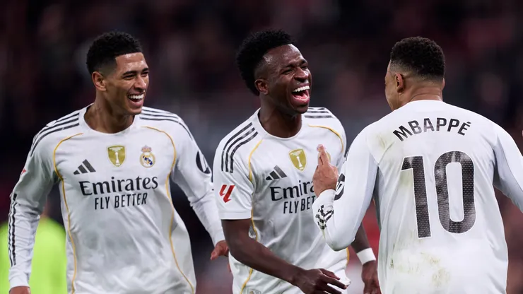 Bellingham, Mbappé e Vini Jr. (Foto: Juan Manuel Serrano Arce/Getty Images)