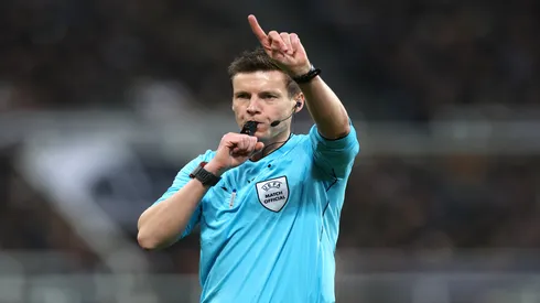 Daniel Siebert será o árbitro da final da Champions League - Stu Forster/Getty Images