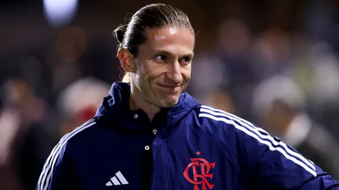 Filipe Luis está na mira do Chelsea (Ricardo Moreira/Getty Images)